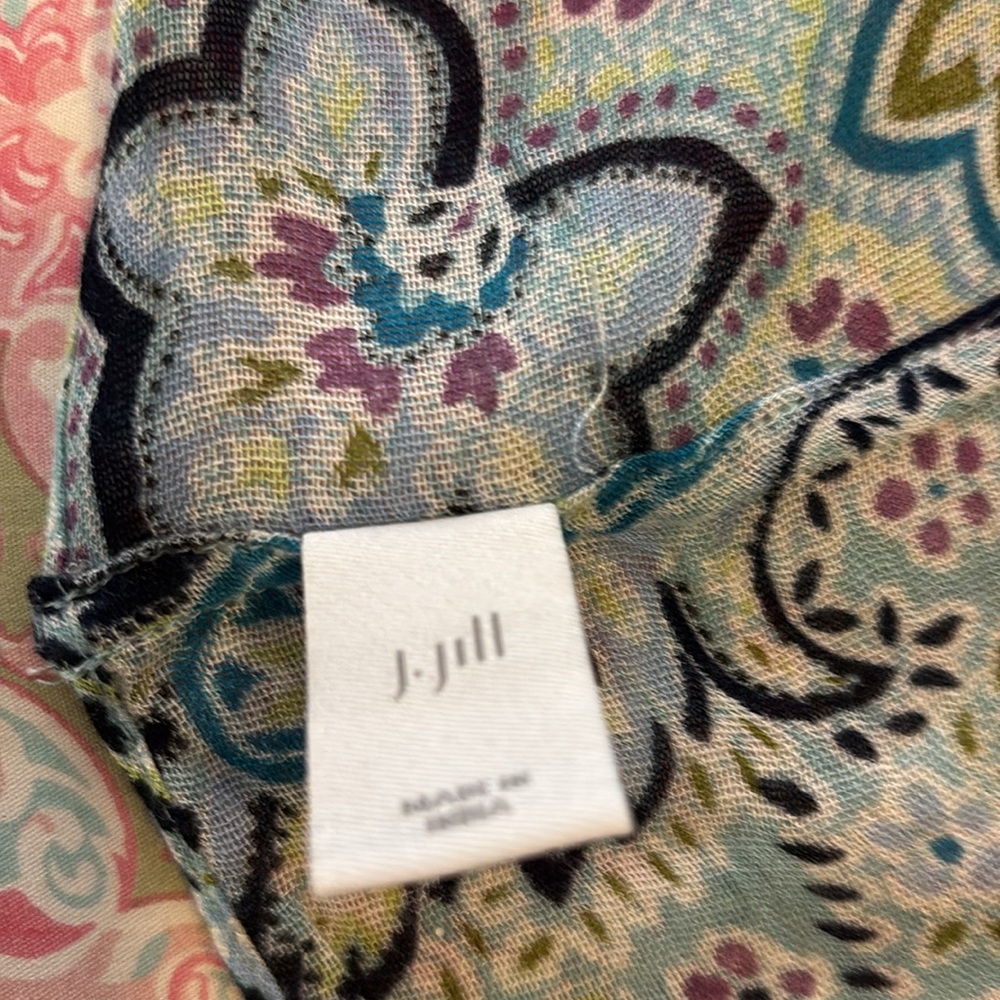 J Jill Paisley Infinity Scarf. 53% Modal. 41% Rayon. Floral Paisley Print. - Picture 4 of 5